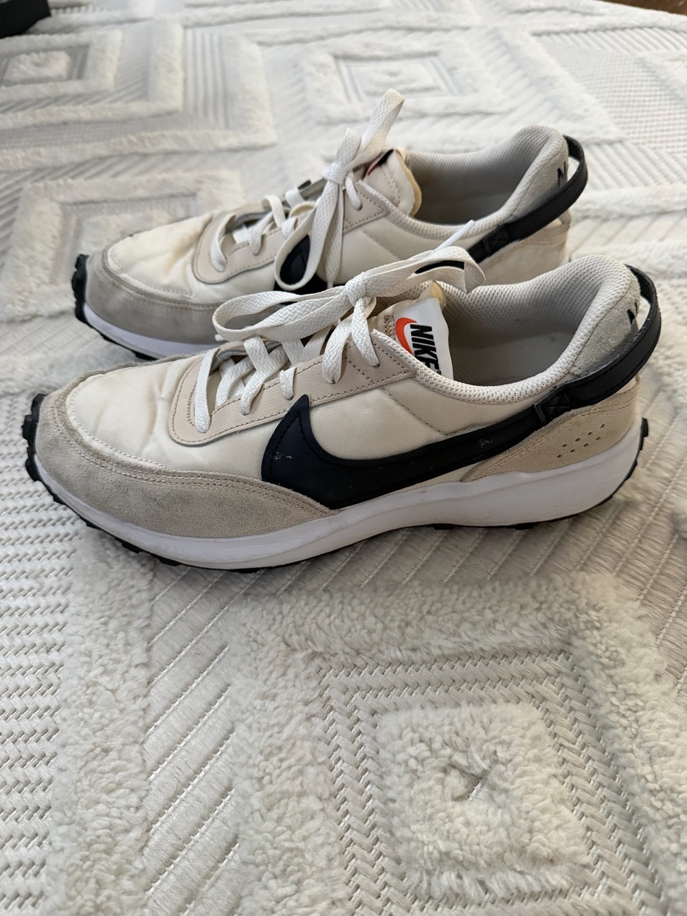 Nike White and Black Sneakers